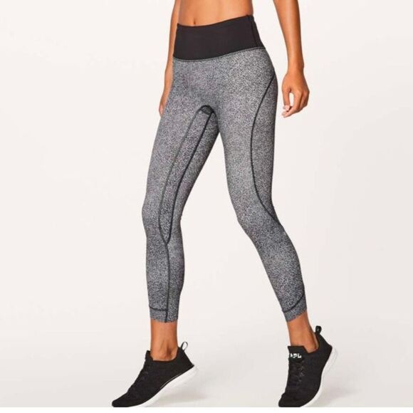 Lululemon Run The Day Tight size 10 - Picture 1 of 11
